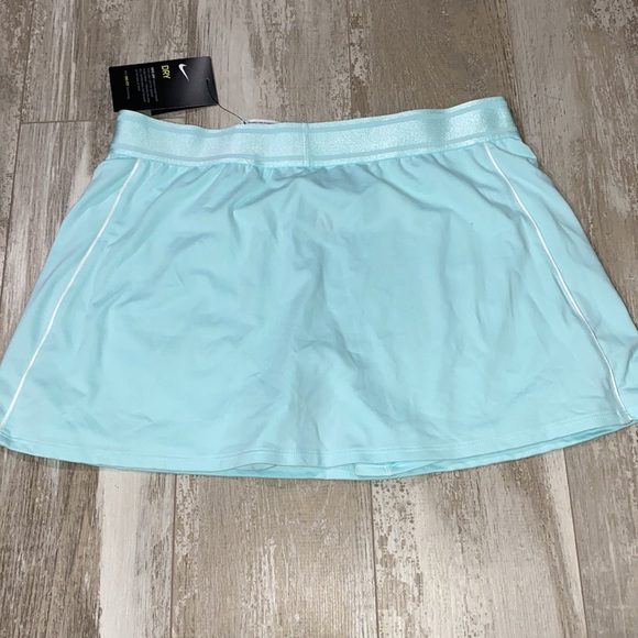 Nike Skirt - Picture 3 of 6